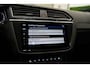 Volkswagen Tiguan 2.0 TSI 4Motion 3x R-Line * Pano - Trekhaak - Virtual - 360° Cam - Keyless - Head Up - ACC - Blind Spot *