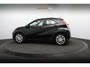 Toyota Aygo X 1.0 VVT-i MT Play Dealeronderh. / Smartphone Integratie / DAB radio / Achteruitrijcamera / Keyless Entry / Climate