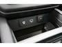 Land Rover Defender 110 2.0 P400e 110 X-Dynamic SE Dealer onderh. / 1ste eigenaar / Black Pack / Trekhaak / Pano dak / Elek. stoelen / Privacy glass / stoel verw.- verwarming /