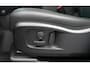 Land Rover Defender 110 2.0 P400e 110 X-Dynamic SE Dealer onderh. / 1ste eigenaar / Black Pack / Trekhaak / Pano dak / Elek. stoelen / Privacy glass / stoel verw.- verwarming /