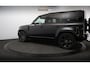 Land Rover Defender 110 2.0 P400e 110 X-Dynamic SE Dealer onderh. / 1ste eigenaar / Black Pack / Trekhaak / Pano dak / Elek. stoelen / Privacy glass / stoel verw.- verwarming /