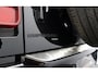 Land Rover Defender 110 2.0 P400e 110 X-Dynamic SE Dealer onderh. / 1ste eigenaar / Black Pack / Trekhaak / Pano dak / Elek. stoelen / Privacy glass / stoel verw.- verwarming /
