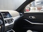 BMW 3-Serie 318i Executive Edition Orig. NL / M-Sport / HiFi / BTW / Keyless / Camera / Panorama dak / Laser / Leder /