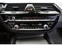 BMW 5-Serie Touring 520i High Executive M-Sport M-Sport / Sport onderstel / Camera / 19'' LM velgen / Alcantara / Adap. LED / Shadow Line