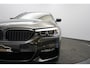 BMW 5-Serie Touring 520i High Executive M-Sport M-Sport / Sport onderstel / Camera / 19'' LM velgen / Alcantara / Adap. LED / Shadow Line