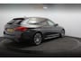 BMW 5-Serie Touring 520i High Executive M-Sport M-Sport / Sport onderstel / Camera / 19'' LM velgen / Alcantara / Adap. LED / Shadow Line