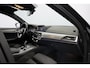 BMW 5-Serie Touring 520i High Executive M-Sport M-Sport / Sport onderstel / Camera / 19'' LM velgen / Alcantara / Adap. LED / Shadow Line