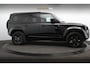 Land Rover Defender 110 2.0 P300e 110 X-Dynamic SE Dealeronderh. / 5 jaar garantie / Trekhaak / Panoramadak / Winterpakket / 20 inch / Stoelventilatie / Black Pack / Luchtvering / Clearsight Smart View