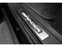 Land Rover Defender 110 2.0 P300e 110 X-Dynamic SE Dealeronderh. / 5 jaar garantie / Trekhaak / Panoramadak / Winterpakket / 20 inch / Stoelventilatie / Black Pack / Luchtvering / Clearsight Smart View