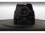 Land Rover Defender 110 2.0 P300e 110 X-Dynamic SE Dealeronderh. / 5 jaar garantie / Trekhaak / Panoramadak / Winterpakket / 20 inch / Stoelventilatie / Black Pack / Luchtvering / Clearsight Smart View
