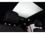 Land Rover Defender 110 2.0 P300e 110 X-Dynamic SE Dealeronderh. / 5 jaar garantie / Trekhaak / Panoramadak / Winterpakket / 20 inch / Stoelventilatie / Black Pack / Luchtvering / Clearsight Smart View