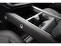 Land Rover Defender 110 2.0 P300e 110 X-Dynamic SE Dealeronderh. / 5 jaar garantie / Trekhaak / Panoramadak / Winterpakket / 20 inch / Stoelventilatie / Black Pack / Luchtvering / Clearsight Smart View