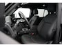 Land Rover Defender 110 2.0 P300e 110 X-Dynamic SE Dealeronderh. / 5 jaar garantie / Trekhaak / Panoramadak / Winterpakket / 20 inch / Stoelventilatie / Black Pack / Luchtvering / Clearsight Smart View