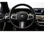 BMW 5-Serie 520e Business Edition Plus Laser / Comfort stoelen / Elek. verstel. stoelen / 20''LM velgen / Privacy Glass / Carbon zwart / Leder