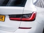 BMW 3-Serie Touring 318i High Executive M-Sport|Trekhaak|LED