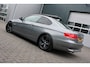 BMW 3-Serie Coupé 335i 306pk Clima/Cruise/Keyless/Xenon/Sportstoelen/Memory/Navi/Bluetooth/RadioCD.AUX/18"LM/Trekhaak/APK:04-2027