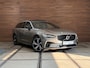 Volvo V90 2.0 T6 Plug-in hybrid AWD Ultimate Dark | FaceLift | Luchtvering | Xenium Pakket | Licht Pakket | HUD | 360cam |