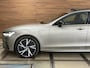 Volvo V90 2.0 T6 Plug-in hybrid AWD Ultimate Dark | FaceLift | Luchtvering | Xenium Pakket | Licht Pakket | HUD | 360cam |