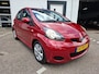 Toyota Aygo 1.0-12V Aspiration Red /Nieuwe apk bij aflevering/AUTOMAAT/carplay/Airco/Lm velgen/5 drs.