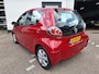 Toyota Aygo 1.0-12V Aspiration Red /Nieuwe apk bij aflevering/AUTOMAAT/carplay/Airco/Lm velgen/5 drs.