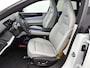 Polestar 4 Long Range Dual motor Performance Plus 100 kWh | Panorama dak | 360 Camera | Warmtepomp | Google Navigatie | Stoelverwarming |