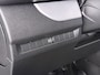 Toyota ProAce Worker L3 2.0D-4D 177PK Automaat Leder Dubbele Cabine 5-Persoons Stoelverwarming Trekhaak Camera 3D-Navi Ecc Apple Carplay Android Auto Sidebar Lmv 17" Privacy Glas Betonplex Vloer Wandbetimmering 1e Eigenaar 2.500KG Trekgewicht 400NM