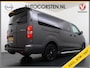 Toyota ProAce Worker L3 2.0D-4D 177PK Automaat Leder Dubbele Cabine 5-Persoons Stoelverwarming Trekhaak Camera 3D-Navi Ecc Apple Carplay Android Auto Sidebar Lmv 17" Privacy Glas Betonplex Vloer Wandbetimmering 1e Eigenaar 2.500KG Trekgewicht 400NM