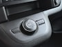 Toyota ProAce Worker L3 2.0D-4D 177PK Automaat Leder Dubbele Cabine 5-Persoons Stoelverwarming Trekhaak Camera 3D-Navi Ecc Apple Carplay Android Auto Sidebar Lmv 17" Privacy Glas Betonplex Vloer Wandbetimmering 1e Eigenaar 2.500KG Trekgewicht 400NM