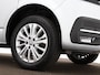 Volkswagen Transporter 2.0 TDI 150pk DSG L2H3 28 Bulli · Camera · Apple/Android Car Play · Trekhaak · Adaptive Cruise Control · Alarmklasse 3 · Navigatie · Elek. Inklapbare Spiegels ·