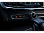 Volvo V90 2.0 T8 AWD R-Design *Pano* Vol* Dealer onderhouden*