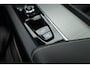 Volvo XC60 2.0 T6 Plug-in hybrid AWD Plus Black Edition | Pano-dak | Trekhaak | 360 camera | H&K Audio |