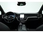Volvo XC60 2.0 T6 Plug-in hybrid AWD Plus Black Edition | Pano-dak | Trekhaak | 360 camera | H&K Audio |