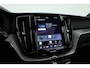 Volvo XC60 2.0 T6 Plug-in hybrid AWD Plus Black Edition | Pano-dak | Trekhaak | 360 camera | H&K Audio |