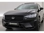 Volvo XC60 2.0 T6 Plug-in hybrid AWD Plus Black Edition | Pano-dak | Trekhaak | 360 camera | H&K Audio |