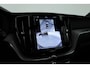 Volvo XC60 2.0 T6 Plug-in hybrid AWD Plus Black Edition | Pano-dak | Trekhaak | 360 camera | H&K Audio |