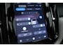 Volvo XC60 2.0 T6 Plug-in hybrid AWD Plus Black Edition | Pano-dak | Trekhaak | 360 camera | H&K Audio |