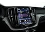 Volvo XC60 2.0 T6 Plug-in hybrid AWD Plus Black Edition | Pano-dak | Trekhaak | 360 camera | H&K Audio |