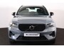Volvo XC40 T4 Recharge Plus Dark - Intellisafe Assist/Surround - Sensus navigatie - Harman Kardon Audio - Elektrisch bedienbare voorstoelen - Verwarmbare voorstoelen - Parkeercamera - LED koplampen - Mistlampen - Trekhaak semi elektrisch inklapbaar