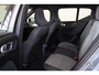 Volvo XC40 T4 Recharge Plus Dark - Intellisafe Assist/Surround - Sensus navigatie - Harman Kardon Audio - Elektrisch bedienbare voorstoelen - Verwarmbare voorstoelen - Parkeercamera - LED koplampen - Mistlampen - Trekhaak semi elektrisch inklapbaar
