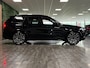 Volvo XC90 T8 AWD Recharge Ultra Black Executive Edit. | Full Option! | Bowers & Wilkins | Luchtvering | Stoelventilatie | Trekhaak | 360 Camera | Head-Up Display | Stoelmassage | 455pk | Adaptieve Cruise Control | Stoelverwarming voor+achter | Stuurwielverwarming | Schuifdak | 22 Inch | Full LED Matrix Meesturende koplampen | Gelamineerde/geluidwerende zijruiten | Pilot Assist | BLIS Dode Hoek Detectie | Alcantara hemelbekleding | Lederen handgrepen en zonnekleppen | Elektrische voorstoelen geheugen | Nappa Lederen bekleding | Zitting verlenging voorstoelen | Lederen Dashboard | Google Infotainment | Keyless Drive | Parkeersensoren voor+achter | Privacy Glass | Elektrisch bedienbare achterklep | Geïntegreerde zongordijnen achterportieren | Geïntegreerd kinderzitje achterin | Verlichte instaplijsten | 7-Persoons | 4-Zone Climate Control | DAB Radio | Apple Carplay/Android Auto | Alarm Klasse III | Draadloos telefoon opladen | Volvo On Call met mobiele App functie | Onyx Black Metallic |