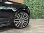Volvo XC90 T8 AWD Recharge Ultra Black Executive Edit. | Full Option! | Bowers & Wilkins | Luchtvering | Stoelventilatie | Trekhaak | 360 Camera | Head-Up Display | Stoelmassage | 455pk | Adaptieve Cruise Control | Stoelverwarming voor+achter | Stuurwielverwarming | Schuifdak | 22 Inch | Full LED Matrix Meesturende koplampen | Gelamineerde/geluidwerende zijruiten | Pilot Assist | BLIS Dode Hoek Detectie | Alcantara hemelbekleding | Lederen handgrepen en zonnekleppen | Elektrische voorstoelen geheugen | Nappa Lederen bekleding | Zitting verlenging voorstoelen | Lederen Dashboard | Google Infotainment | Keyless Drive | Parkeersensoren voor+achter | Privacy Glass | Elektrisch bedienbare achterklep | Geïntegreerde zongordijnen achterportieren | Geïntegreerd kinderzitje achterin | Verlichte instaplijsten | 7-Persoons | 4-Zone Climate Control | DAB Radio | Apple Carplay/Android Auto | Alarm Klasse III | Draadloos telefoon opladen | Volvo On Call met mobiele App functie | Onyx Black Metallic |