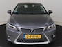 Lexus CT 200h Luxury Line | Dealer onderhouden | Mark Levinson Premium Surround | Memory Seat | Lederen bekleding | Stoelverwarming | Climate Control | Cruise Control Adaptive | Navigatie | Achteruitrijcamera |
