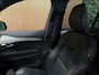 Volvo XC90 T8 AWD Recharge R-Design Long Range | Luchtvering | Stoelventilatie | Trekhaak | 360° Camera | Harman Kardon | 455pk | Schuifdak | Stoelmassage | Adaptieve Cruise Control | Stoelverwarming voor+achter | Stuurwielverwarming | 20 Inch | Full LED meesturende koplampen | Pilot Assist | BLIS Dode Hoek Detectie | Elektrische voorstoelen geheugen | Nappa lederen bekleding | Lederen dashboard | Elektrisch verstelbare zijwangen | Keyless Drive | Parkeersensoren voor+achter | Privacy Glass | Elektrisch bedienbare achterklep | Gelamineerde/geluidwerende zijramen | Geïntegreerde zongordijnen achterportieren | 7-Persoons | 4-Zone Climate Control | DAB Radio | Apple Carplay/Android Auto | Draadloos telefoon opladen | Verlichte instaplijsten | Volvo On Call met mobiele App functie | Bright Silver Metallic |