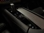 Volvo XC90 T8 AWD Recharge R-Design Long Range | Luchtvering | Stoelventilatie | Trekhaak | 360° Camera | Harman Kardon | 455pk | Schuifdak | Stoelmassage | Adaptieve Cruise Control | Stoelverwarming voor+achter | Stuurwielverwarming | 20 Inch | Full LED meesturende koplampen | Pilot Assist | BLIS Dode Hoek Detectie | Elektrische voorstoelen geheugen | Nappa lederen bekleding | Lederen dashboard | Elektrisch verstelbare zijwangen | Keyless Drive | Parkeersensoren voor+achter | Privacy Glass | Elektrisch bedienbare achterklep | Gelamineerde/geluidwerende zijramen | Geïntegreerde zongordijnen achterportieren | 7-Persoons | 4-Zone Climate Control | DAB Radio | Apple Carplay/Android Auto | Draadloos telefoon opladen | Verlichte instaplijsten | Volvo On Call met mobiele App functie | Bright Silver Metallic |