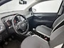 Toyota Aygo 1.0 VVT-i x-play | Dealer onderhouden | Apple CarPlay/Android Auto | Airco | Achteruitrijcamera | Fietsendrager beugel | leseman