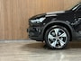 Volvo XC40 Recharge Plus | 96% SoH | Parkeercamera | All-season banden | Stoel en Stuurwielverwarming | 19 Inch | Microtech / alcantara bekleding met wit stiksel en bies | Zitting verlenging voorstoelen |  Google Infotainment | Keyless Drive | Parkeersensoren voor+achter | Privacy Glass | Elektrisch bedienbare achterklep | Draadloos telefoon opladen | DAB Radio | Apple Carplay/Android Auto | Volvo On Call met mobiele App functie | Onyx Black Metallic |