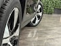 Volvo XC40 Recharge Plus | 96% SoH | Parkeercamera | All-season banden | Stoel en Stuurwielverwarming | 19 Inch | Microtech / alcantara bekleding met wit stiksel en bies | Zitting verlenging voorstoelen |  Google Infotainment | Keyless Drive | Parkeersensoren voor+achter | Privacy Glass | Elektrisch bedienbare achterklep | Draadloos telefoon opladen | DAB Radio | Apple Carplay/Android Auto | Volvo On Call met mobiele App functie | Onyx Black Metallic |