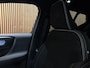 Volvo EX40 Single Motor Extended Range Ultra 82 kWh | 100% SoH | Schuifdak | 360° Camera | All Season banden | Harman Kardon | Adaptieve Cruise Control | Bestuurdersstoel elektrisch geheugen | Stoel en Stuurwielverwarming | 19 Inch | Passagiersstoel elektrisch | Microtech / alcantara bekleding met wit stiksel en bies | Zitting verlenging voorstoelen | Pilot Assist | BLIS Dode Hoek Detectie | Warmtepomp | Google Infotainment | Keyless Drive | Parkeersensoren voor+achter | Privacy Glass | Elektrisch bedienbare achterklep | Draadloos telefoon opladen | DAB Radio | Apple Carplay/Android Auto | Volvo On Call met mobiele App functie | Sage Green Metallic |