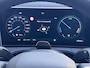 Hyundai Santa Fe 1.6 T-GDI PHEV Premium 4WD / Fabrieksgarantie tot 12-2029 / Dealer onderhouden / Afneembare Trekhaak / HUD / EAER 54 km / Camera 360° / Stoelventilatie / Stuur-, stoel- & achterbankverwarming / 20" LM wielen & All Season banden /
