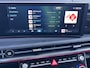 Hyundai Santa Fe 1.6 T-GDI PHEV Premium 4WD / Fabrieksgarantie tot 12-2029 / Dealer onderhouden / Afneembare Trekhaak / HUD / EAER 54 km / Camera 360° / Stoelventilatie / Stuur-, stoel- & achterbankverwarming / 20" LM wielen & All Season banden /
